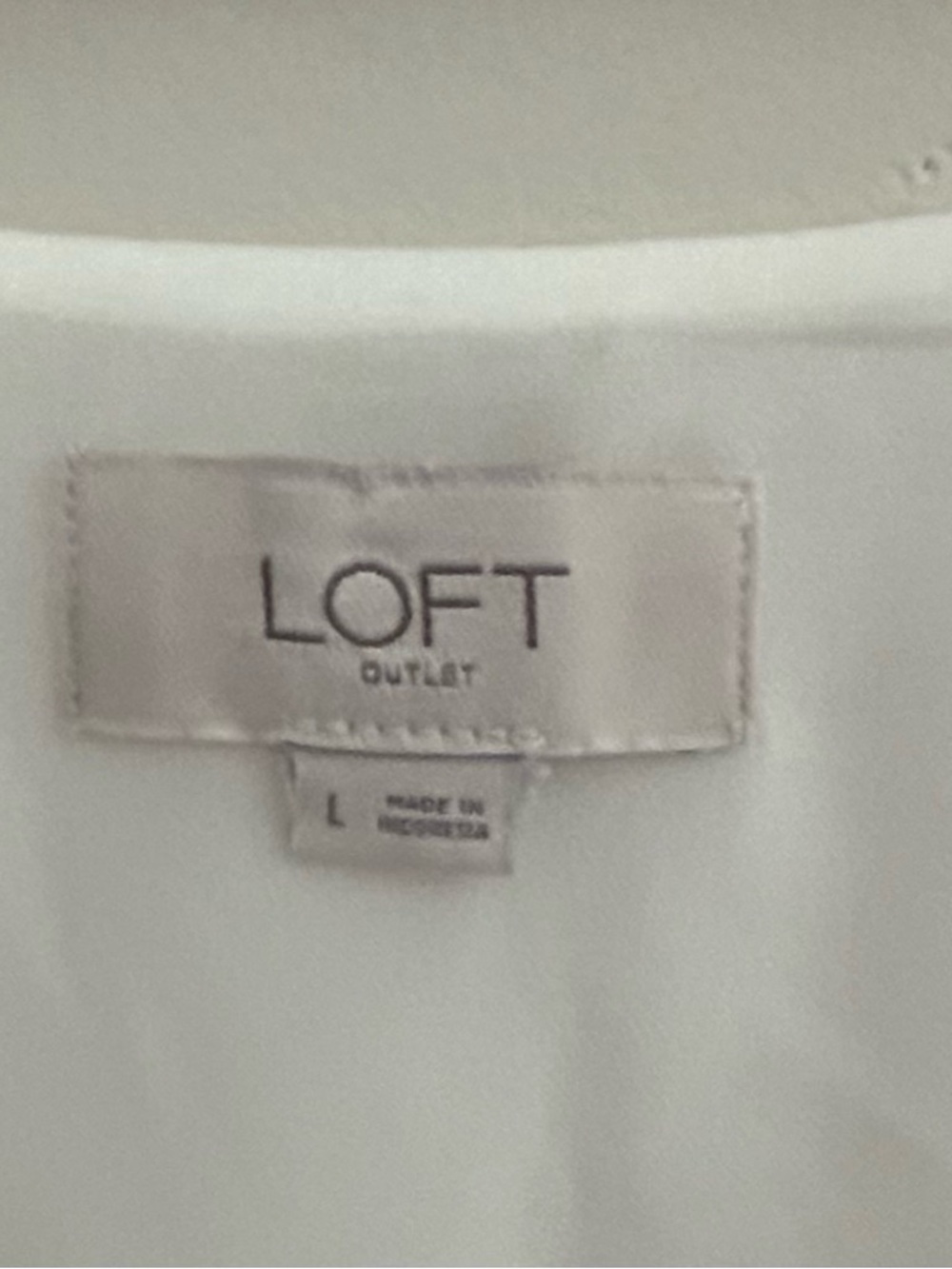 LOFT Outlet White V-neck Cami Tank Top; Size Large - Picture 2 of 3